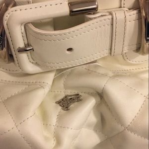 Burberry Beaton white quilted leather bag.
